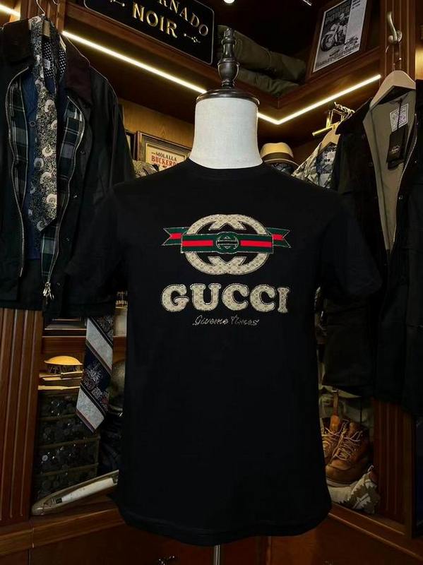 Gucci Men's T-shirts 2626